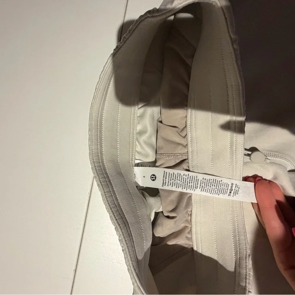 Lululemon Elegant Cream Track Pants for Women - Picture 3 of 3